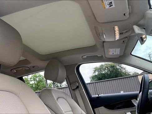 Used 2020 Mercedes-Benz GLC 300 image 27