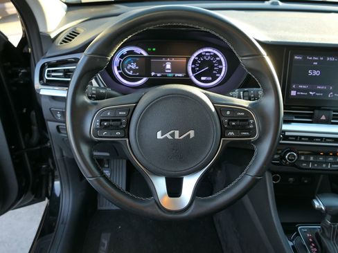 Used 2022 Kia Niro LXS image 19