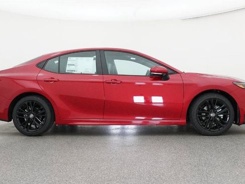 New 2026 Toyota Camry SE image 32