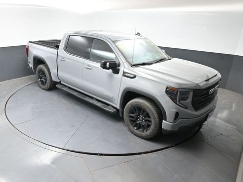 Used 2024 GMC Sierra 1500 Elevation w/ Elevation Premium Package AWD/4WD image 17