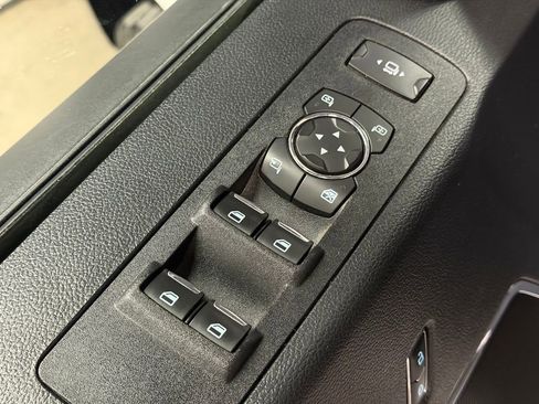 Used 2021 Ford F250 Lariat w/ Chrome Package image 32