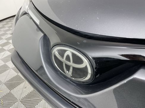 Used 2018 Toyota RAV4 LE w/ Carpet Mat Package image 28