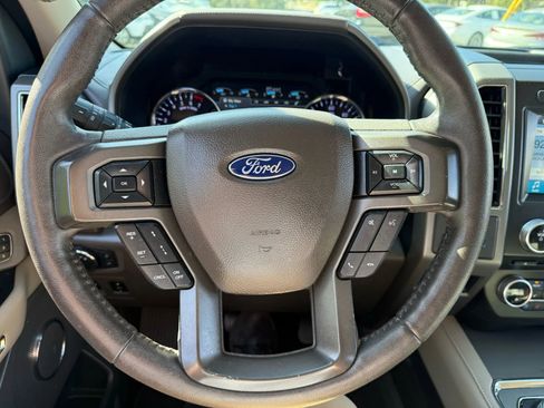 Used 2018 Ford Expedition XLT w/ Equipment Group 202A image 24