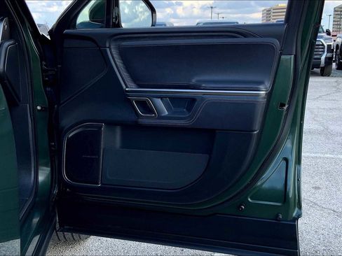 Used 2022 Rivian R1T Adventure image 21