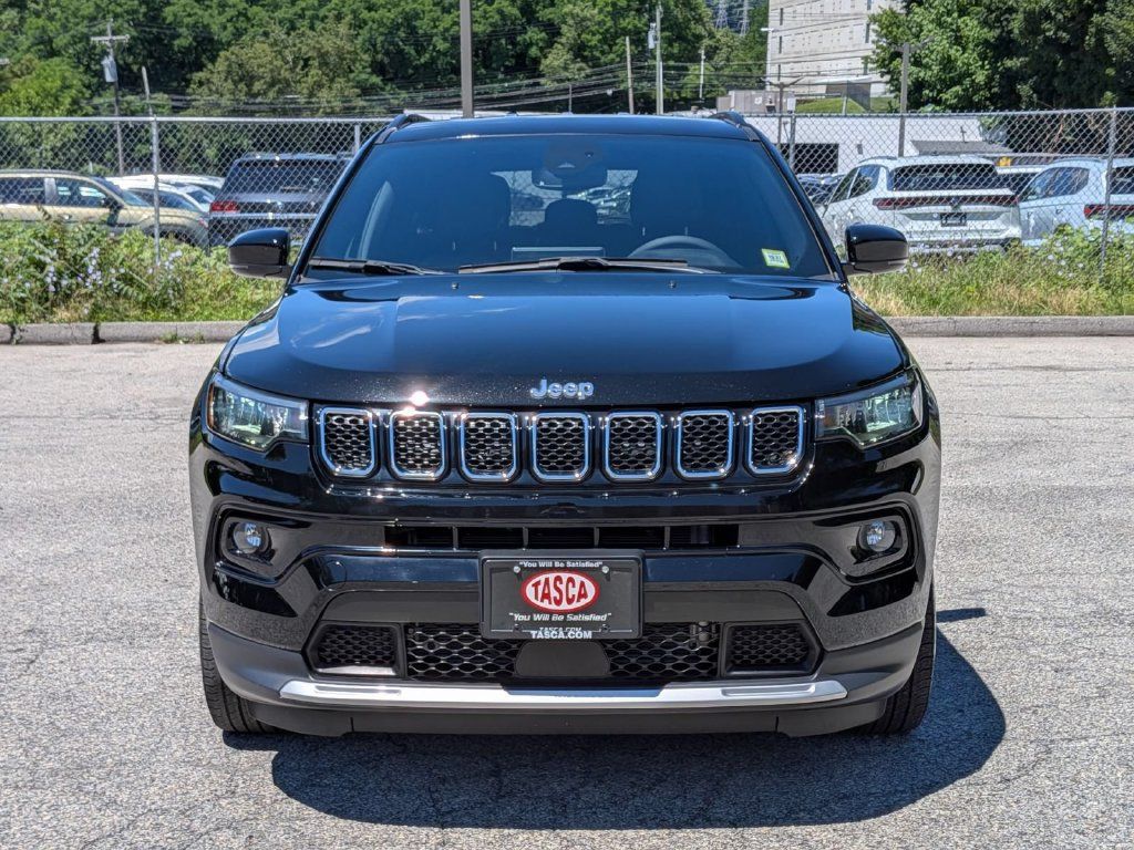 Used 2023 Jeep Compass Limited AWD/4WD image 10