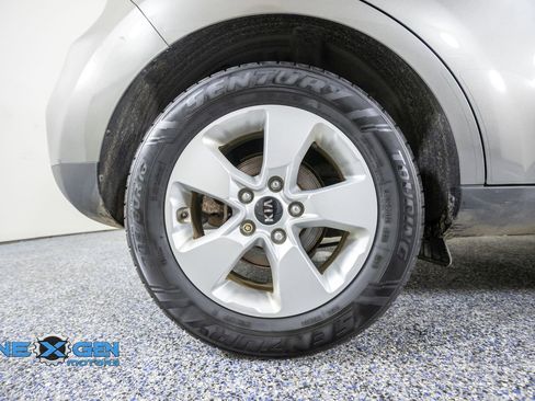 Used 2018 Kia Soul FWD image 44