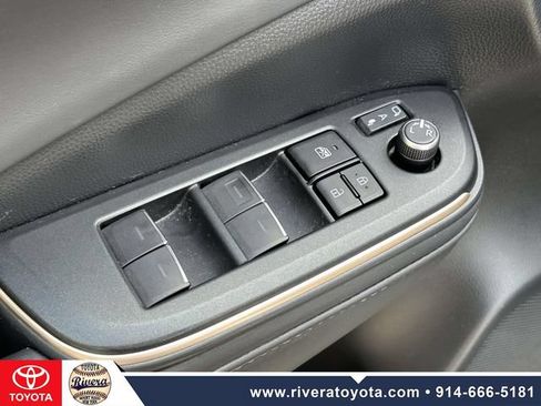 Used 2023 Toyota Crown AWD/4WD image 20