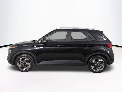 Used 2023 Hyundai Venue SEL w/ Cargo Package image 7