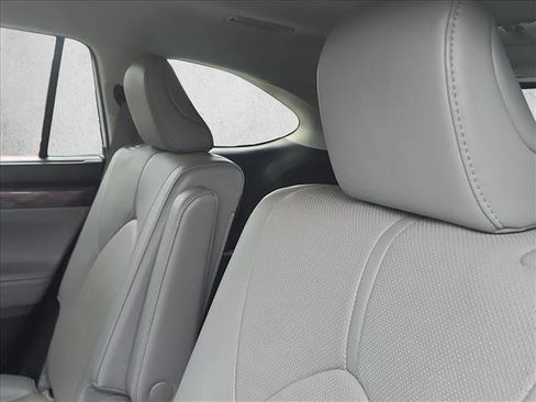 Used 2023 Toyota Highlander Limited FWD image 20