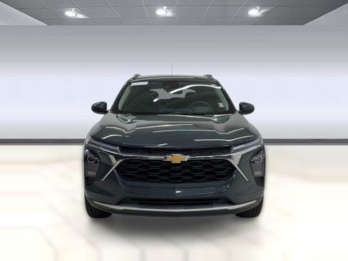 Used 2025 Chevrolet Trax LT FWD image 5