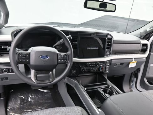 New 2026 Ford F250 XLT w/ XLT Premium Package AWD/4WD image 18