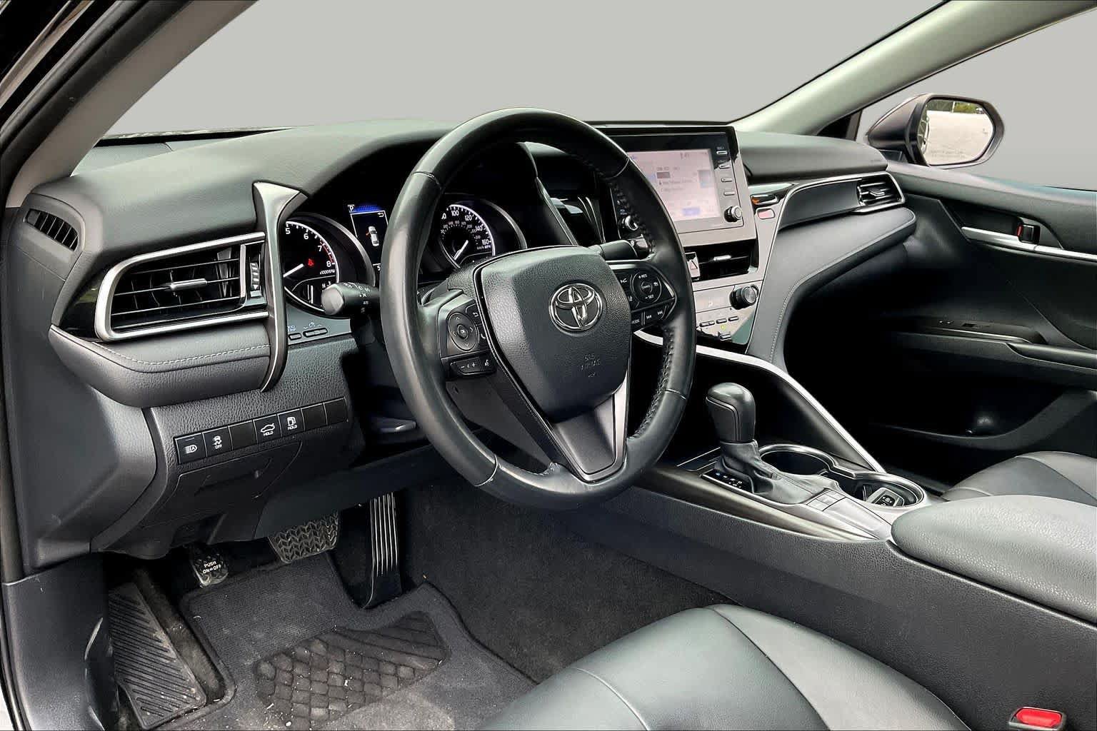 Used 2024 Toyota Camry SE w/ Convenience Package FWD image 17