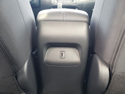 Certified 2023 Nissan Sentra SV image 17