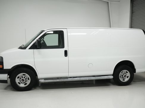 Used 2017 GMC Savana 2500 image 6