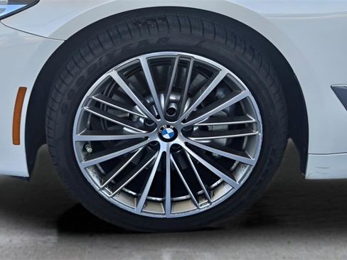 Used 2019 BMW 530i w/ Convenience Package image 10