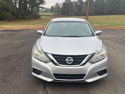 Used 2018 Nissan Altima 2.5 S w/ S Convenience Package FWD image 3