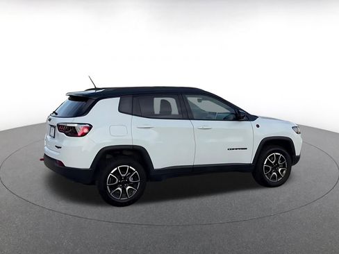Used 2025 Jeep Compass Trailhawk AWD/4WD image 15