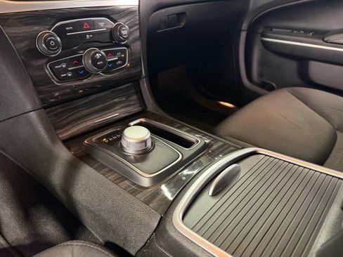 Used 2019 Chrysler 300 Touring w/ Sport Appearance Package RWD image 15