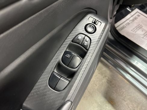 Used 2025 Nissan Altima 2.5 SV FWD image 17