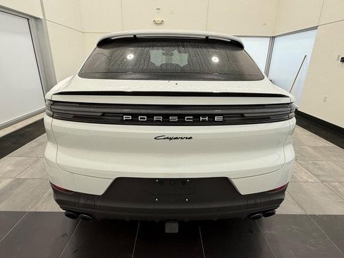 Certified 2025 Porsche Cayenne Coupe image 6