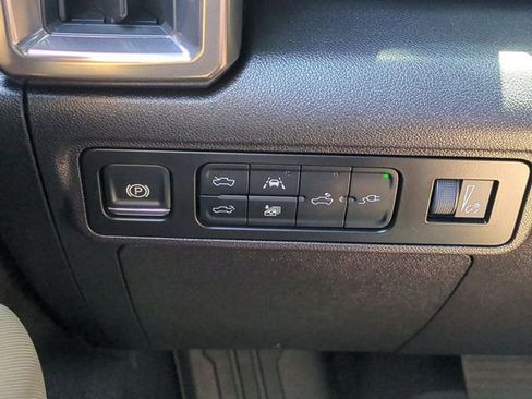 Certified 2025 GMC Hummer EV 3X w/ LPO, Dark Essentials Package AWD/4WD image 17