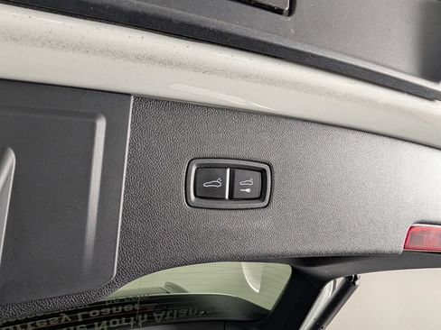 Certified 2026 Porsche Cayenne AWD/4WD image 18