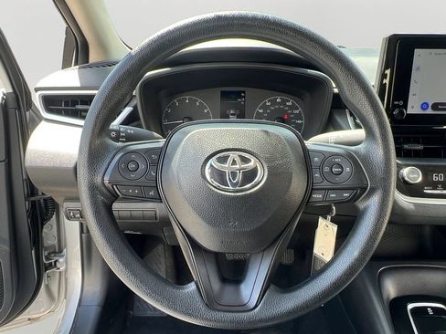 Used 2025 Toyota Corolla LE FWD image 12