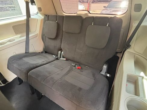 Used 2013 Dodge Grand Caravan SXT FWD image 11