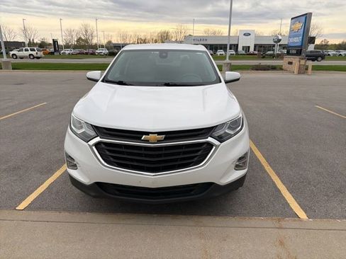 Used 2020 Chevrolet Equinox LT w/ Driver Convenience Package AWD/4WD image 3