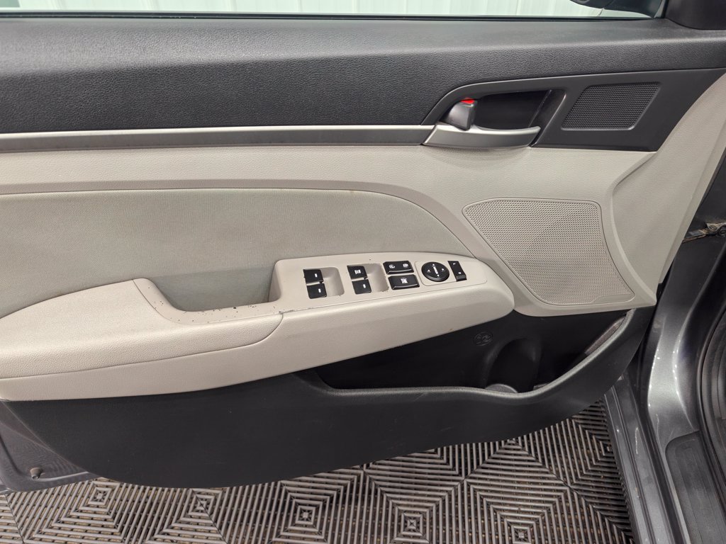 Used 2018 Hyundai Elantra SEL FWD image 36