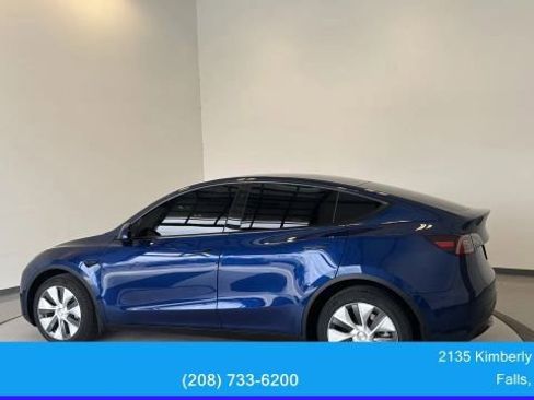 Used 2023 Tesla Model Y Long Range AWD/4WD image 7