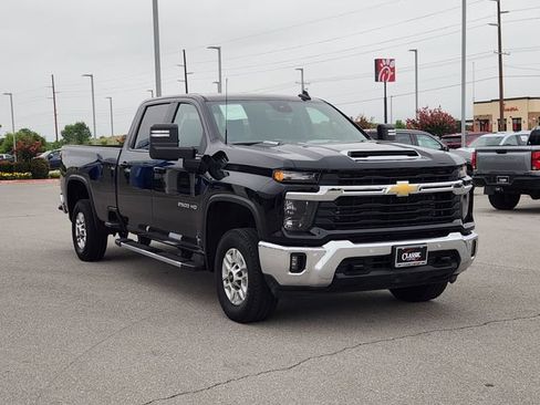 Used 2025 Chevrolet Silverado 2500 LT w/ Safety Package AWD/4WD image 3