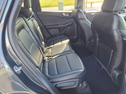 Used 2022 Ford Escape SEL w/ Technology Package image 10