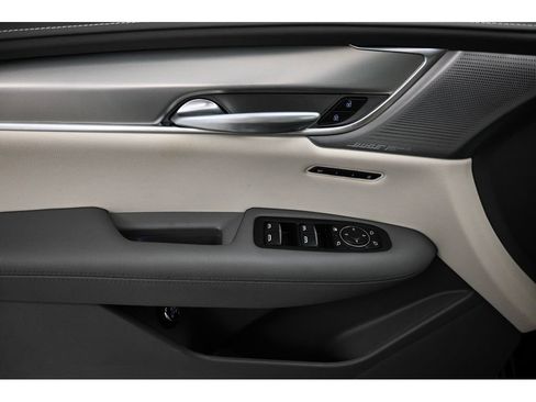 Used 2024 Cadillac XT5 Premium Luxury FWD image 8