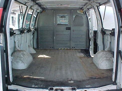 Used 2013 Chevrolet Express 3500 w/ Express Access Plus Package RWD image 30