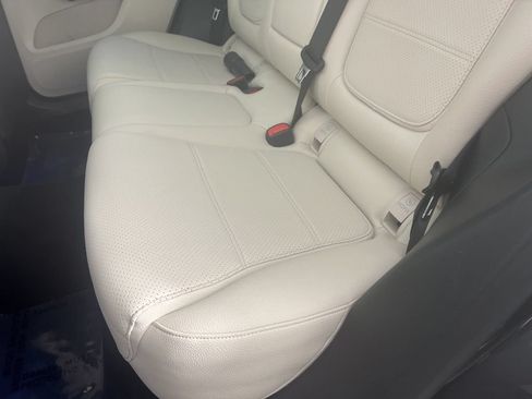 Certified 2024 Mercedes-Benz GLC 300 4MATIC image 23