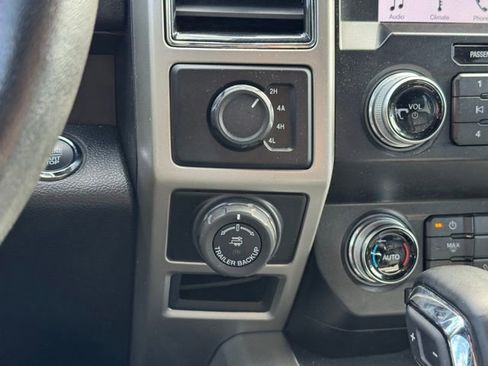 Used 2019 Ford F150 Lariat w/ Equipment Group 502A Luxury AWD/4WD image 12