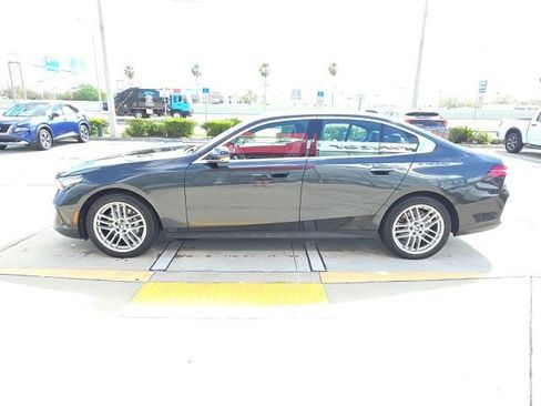 Used 2025 BMW 530i image 7