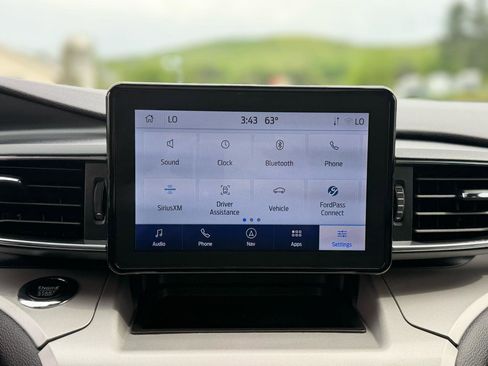 Used 2023 Ford Explorer XLT w/ Equipment Group 202A AWD/4WD image 27