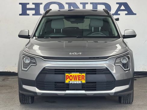 Used 2023 Kia Niro EX image 9