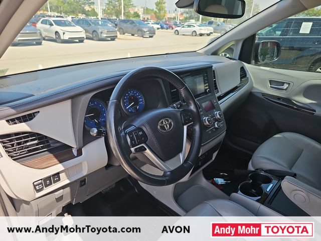 Used 2019 Toyota Sienna XLE w/ XLE Navigation Package FWD image 9