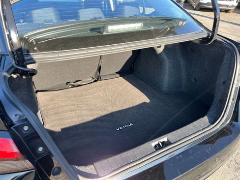 Used 2025 Nissan Versa SV image 29