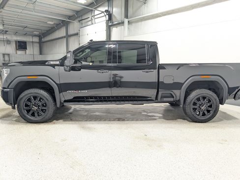 Used 2025 GMC Sierra 2500 AT4 w/ AT4 Premium Plus Package image 6