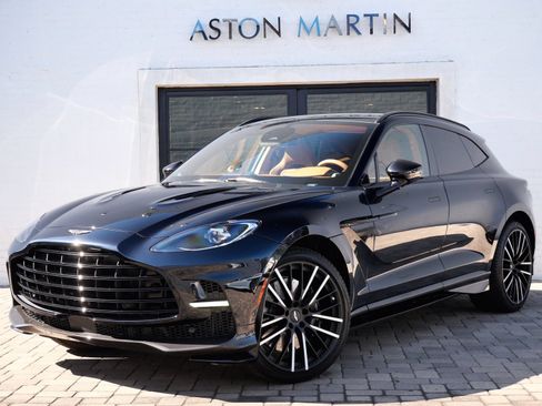 Used 2026 Aston Martin DBX 707 AWD/4WD image 29
