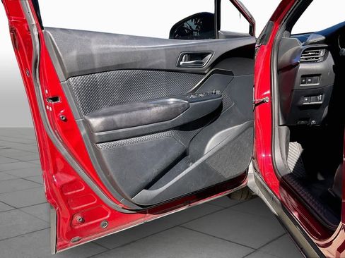 Used 2018 Toyota C-HR XLE image 22