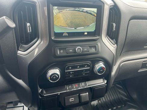Used 2019 GMC Sierra 1500 4x4 Regular Cab w/ Convenience Package image 9