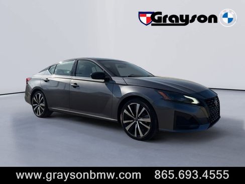 Used 2024 Nissan Altima 2.5 SR FWD image 1