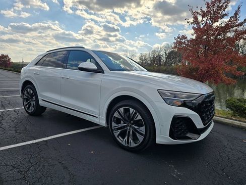 Used 2025 Audi Q8 Premium Plus image 13