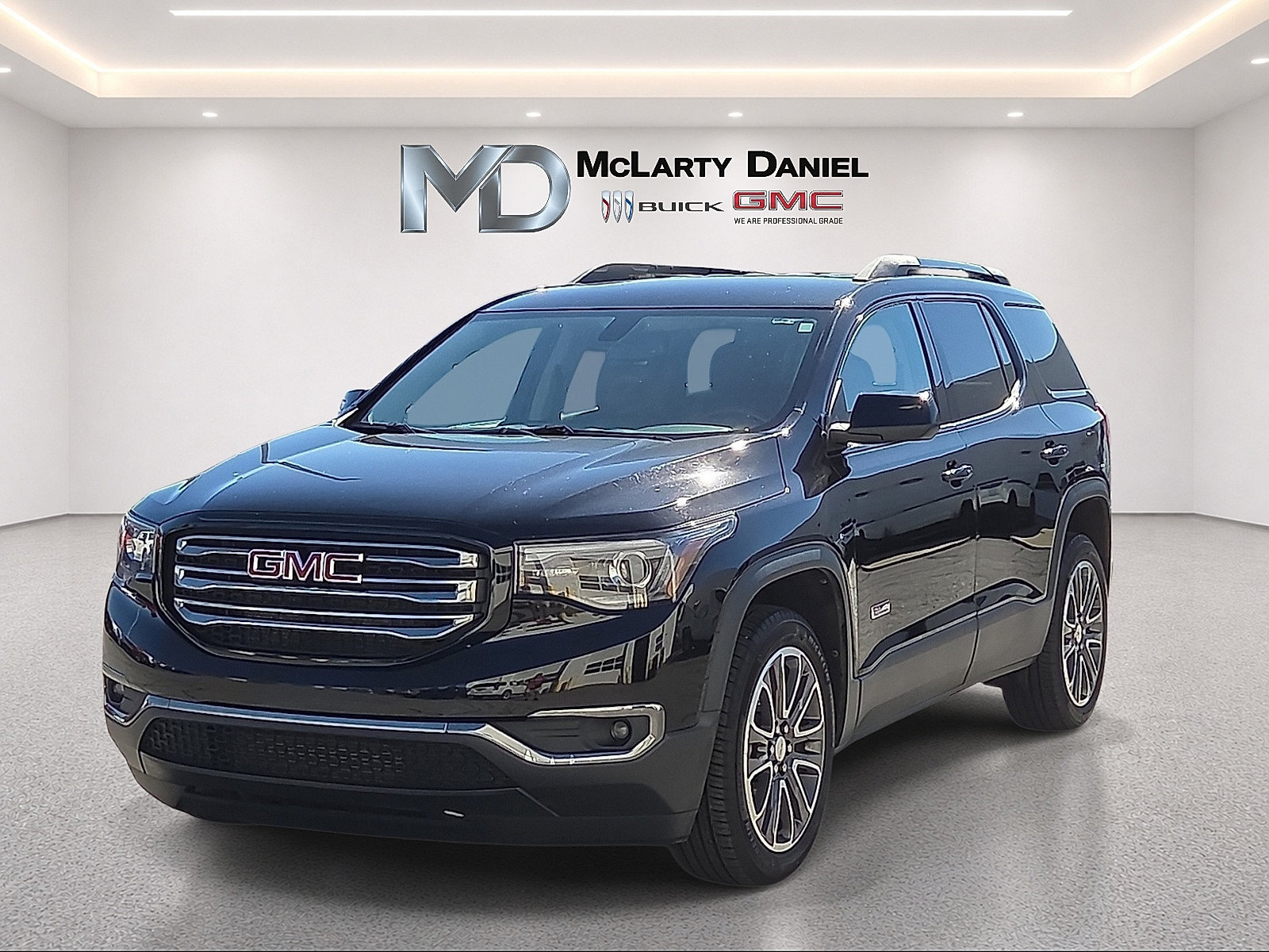 Certified 2017 GMC Acadia SLT AWD/4WD image 3