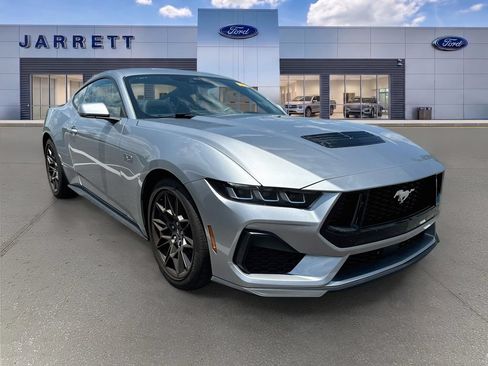 Used 2025 Ford Mustang GT w/ GT Performance Package RWD image 1